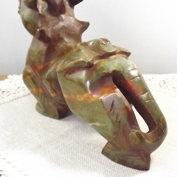 Vintage Carved Jade-like Stone Foo Dog Figure - Picture 10 of 10